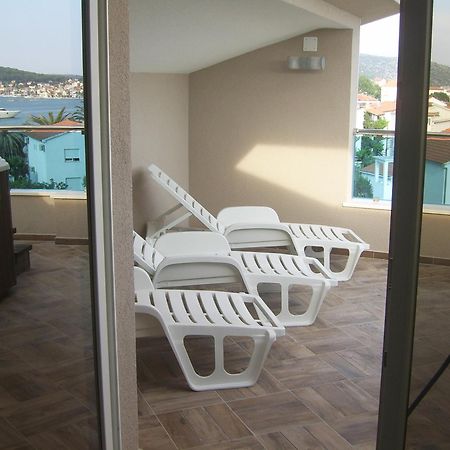 Apartments Villa Erik Рогозница Стая снимка