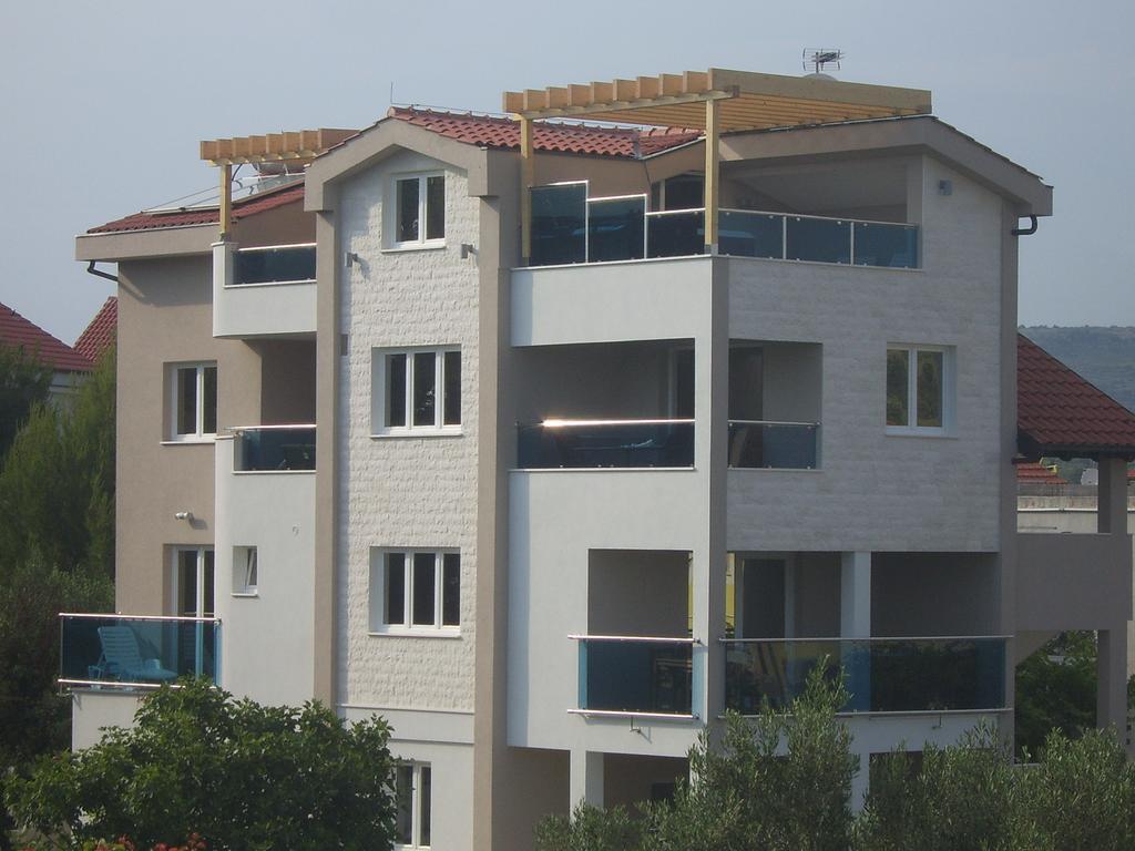 Apartments Villa Erik Рогозница Екстериор снимка