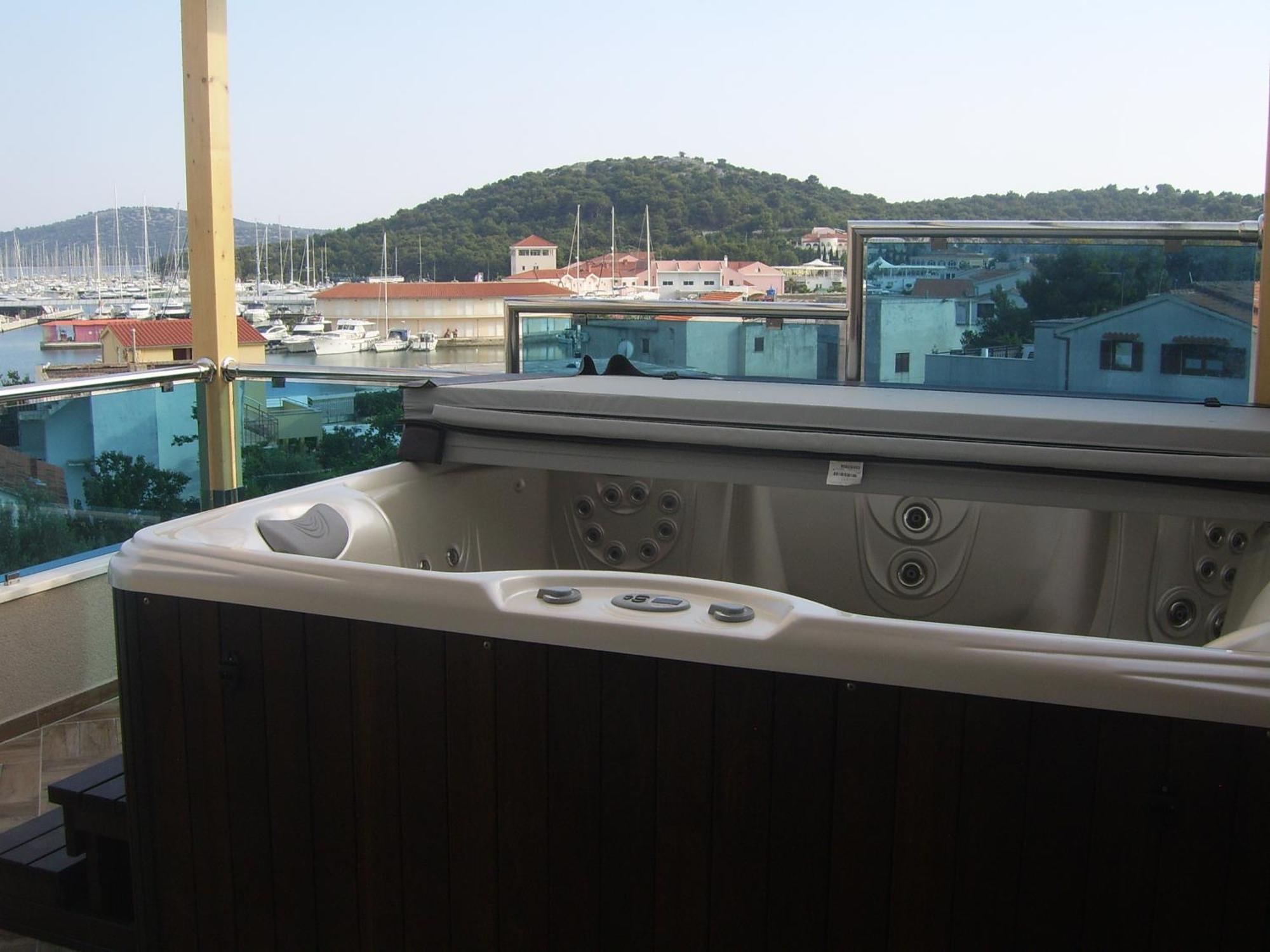 Apartments Villa Erik Рогозница Стая снимка