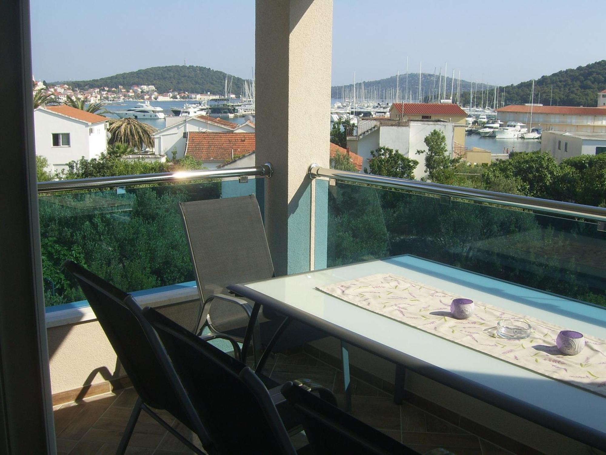 Apartments Villa Erik Рогозница Стая снимка