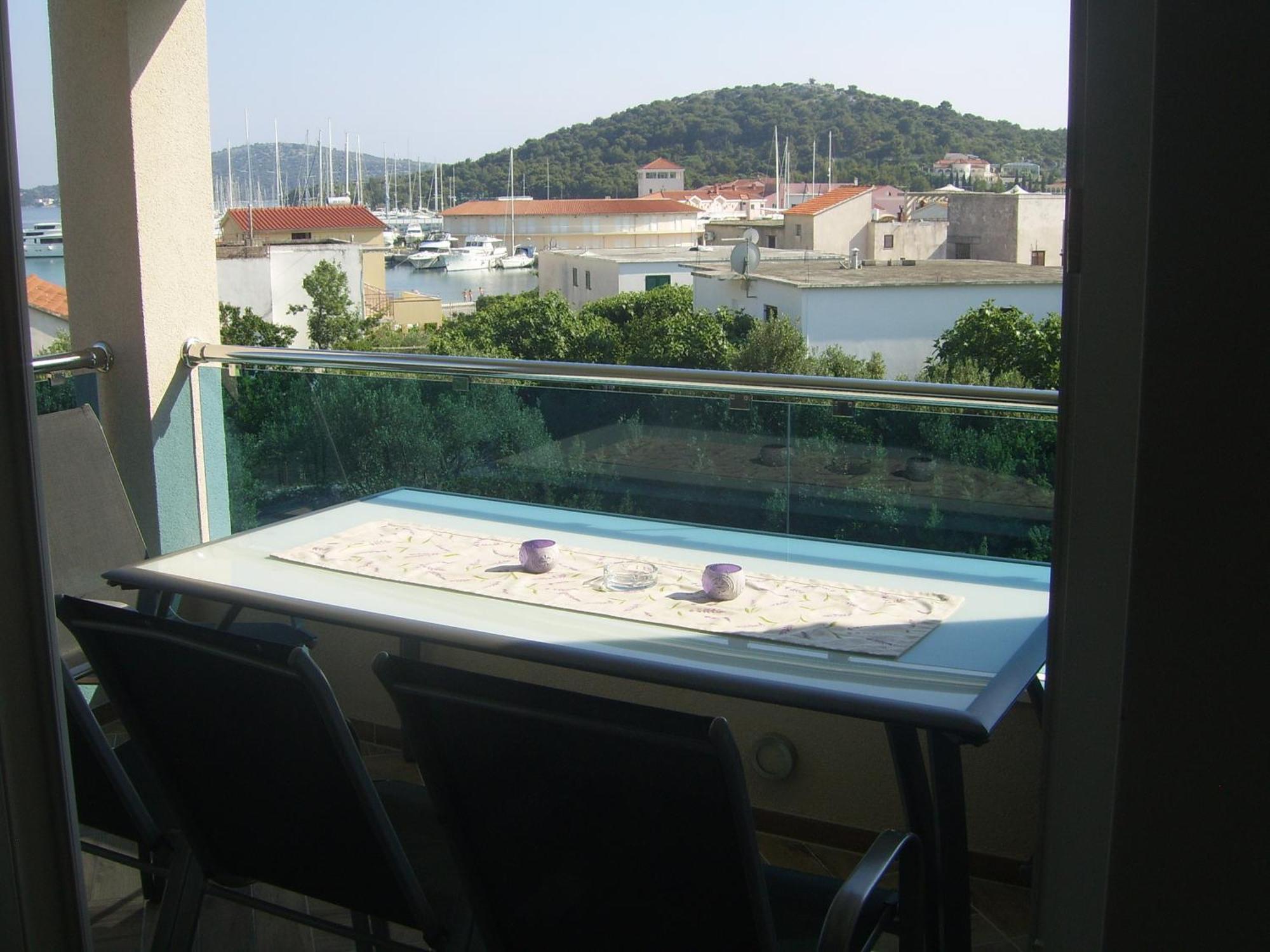 Apartments Villa Erik Рогозница Стая снимка