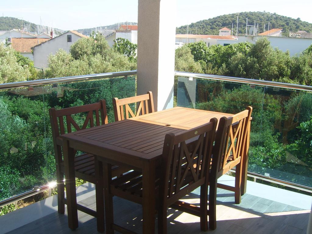 Apartments Villa Erik Рогозница Стая снимка