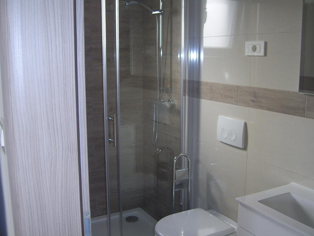 Apartments Villa Erik Рогозница Стая снимка