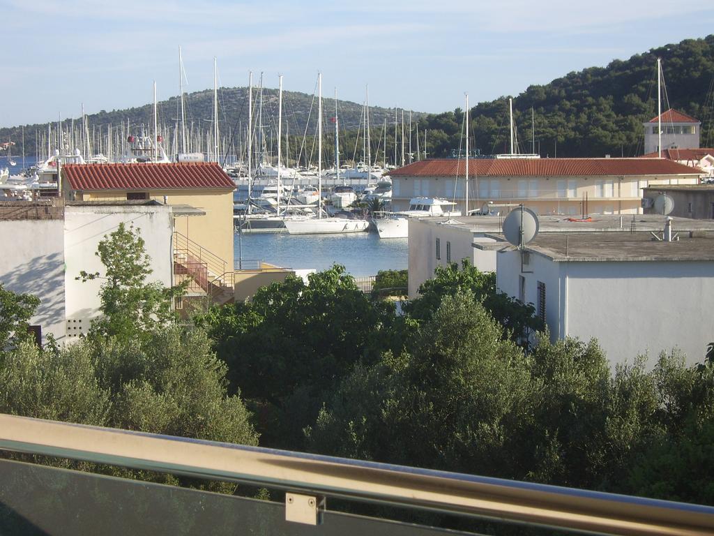 Apartments Villa Erik Рогозница Стая снимка